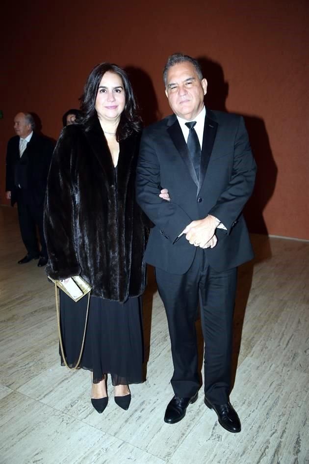 Finilú Morales de González y Alejandro González