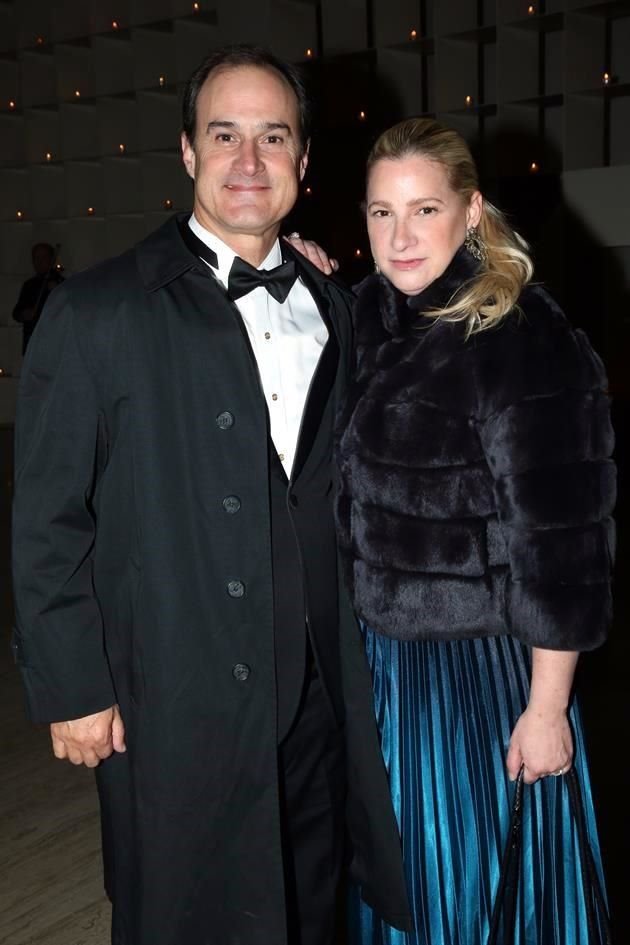 Bernardo Fernández y Vero García de Fernández
