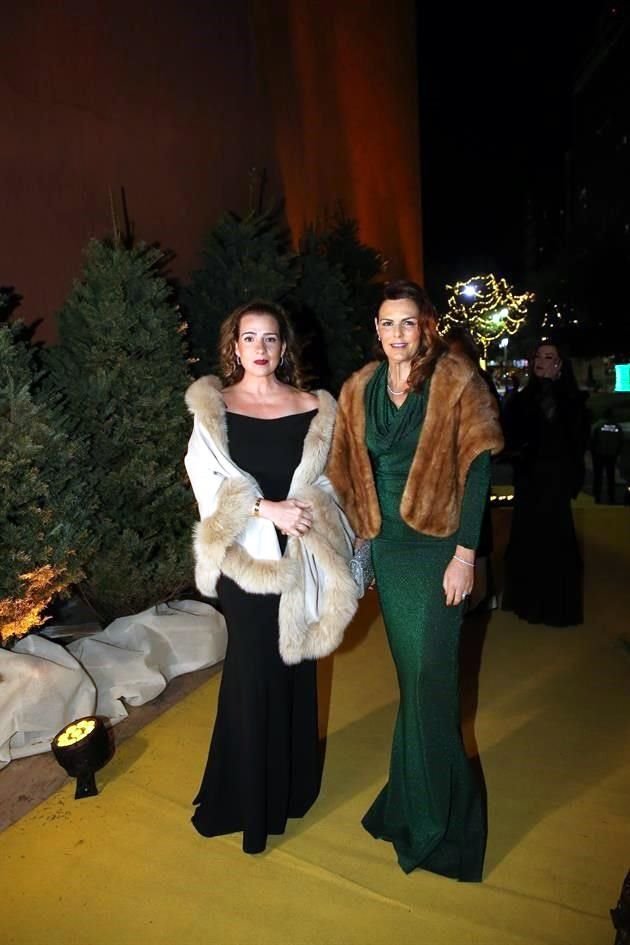Karla Ferrigno de Jiménez y Rosa María Oliver de Blanco