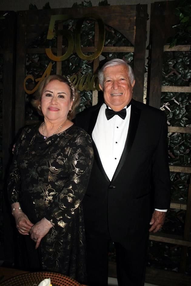 Elisa Zapata de Moreno y Arturo Moreno Guerra