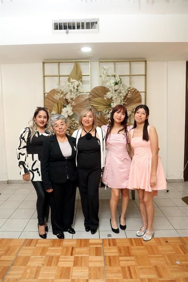 Abigail González Graciela Martínez, Doris González, Rubí González y Esmeralda González