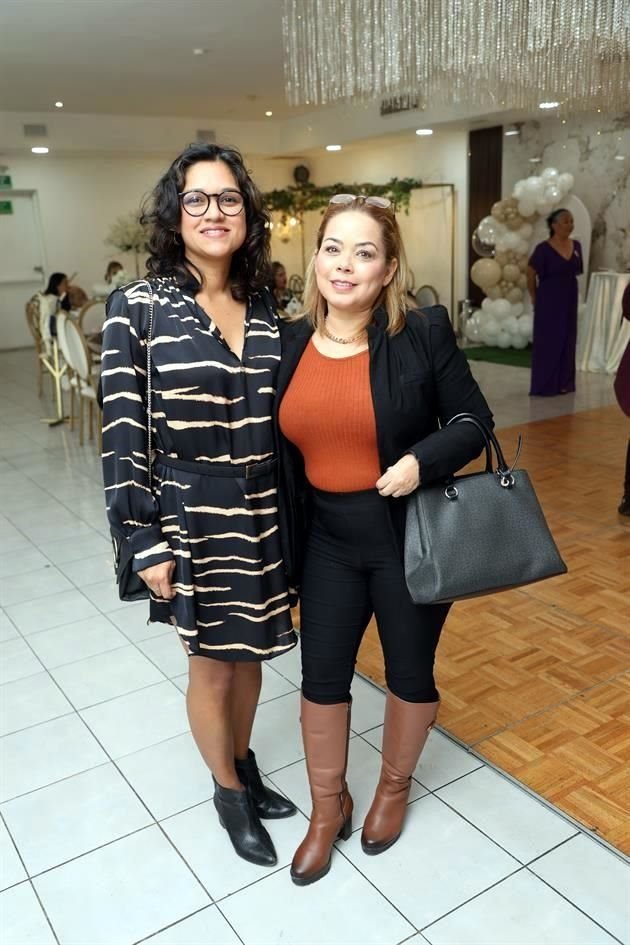 Abril González y Blanca Bustillos