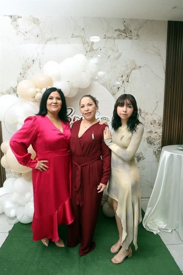 Carmen Escobedo de Alanís, Reyna Ambriz, Jennifer González