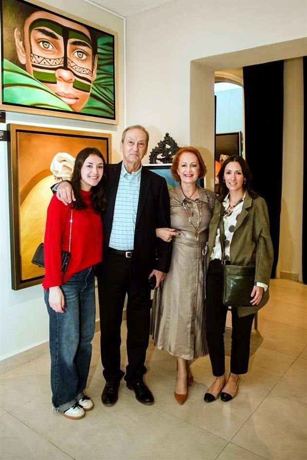 Ivanna Gasca, Miguel Iglesias, Gloria M. de Iglesias y Karla Iglesias