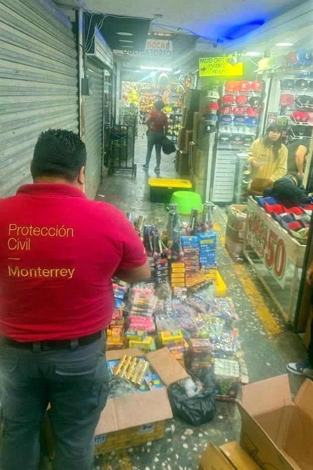 Tras el decomiso, autoridades municipales clausuraron de manera provisional dos negocios.