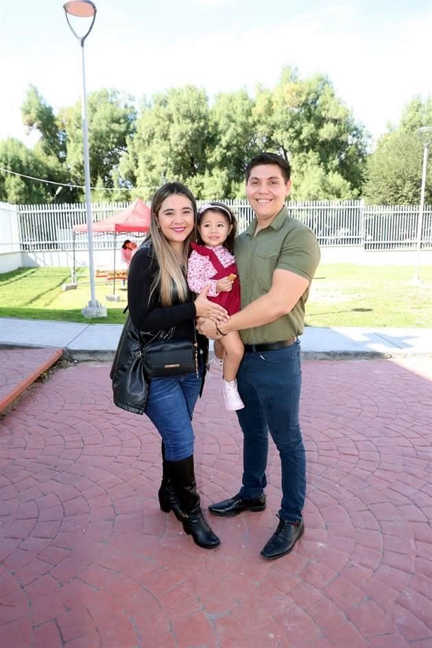 Elisa Reyna, Emma Alessia Elizondo y Rodolfo Alejandro Elizondo