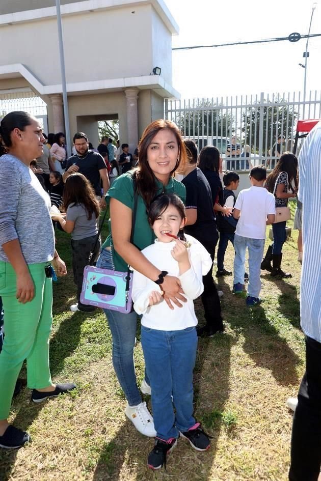 Cynthia Rodríguez y Valeria Rosales