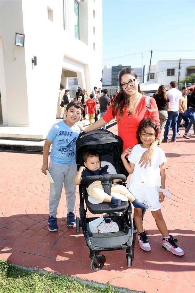 Fabián Arredondo, Sandra Novelo, Nicolás Arredondo y Emma Arredondo