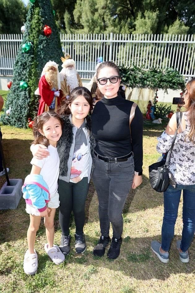 Karina Guzmán, Elisa Guzmán y Karina de Ochoa