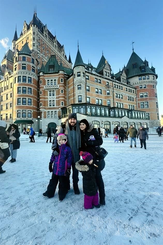 Marla Villarreal, Homero de la Garza, Emilia de la Garza  Eugenia de la Garza<br>Québec, Canadá