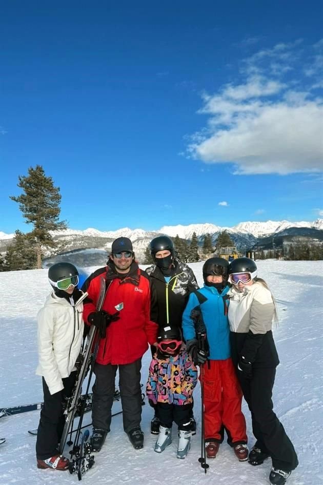 Eugenio Cárdenas, Timo Cárdenas, Timo Cárdenas, Emi Cárdenas, Vicente Campos y Elisa Chapa<br>VAIL, COLORADO