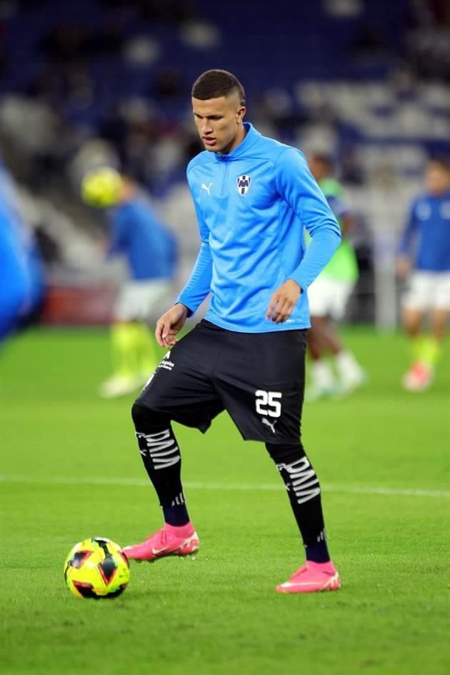 Nelson Deossa saltó a la cancha del Estadio Monterrey, por primera vez vistiendo los colores de Rayados.