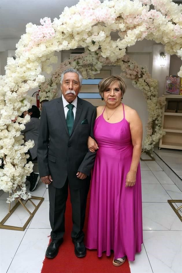 Pedro Mendoza y Patricia Mendoza