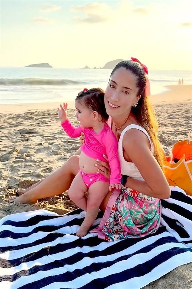 IXTAPA. Giulia Bolaños con su hija Loretta Romero