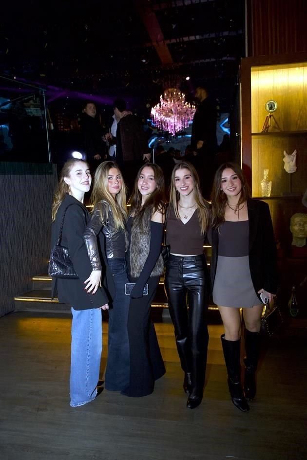 Cristina Zambrano, Ana Victoria Pérez, Carola Martínez, Mariel Garza y Mariana Gómez