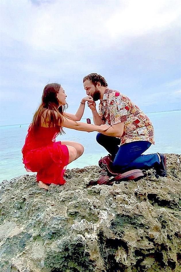 Ana Sofía Serna y Max Fernández Zambrano. ANILLO: Enero del 2025. BODA: Por definir