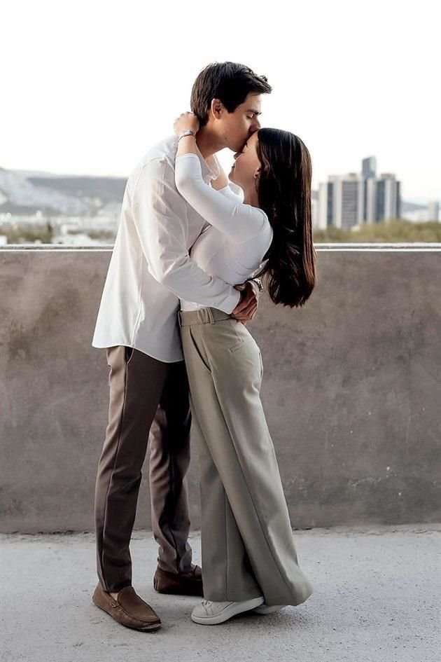 Carlos Llovera Plancarte y Frida Zavala Erhard. ANILLO: Abril del 2024. BODA: 21 de marzo del 2025