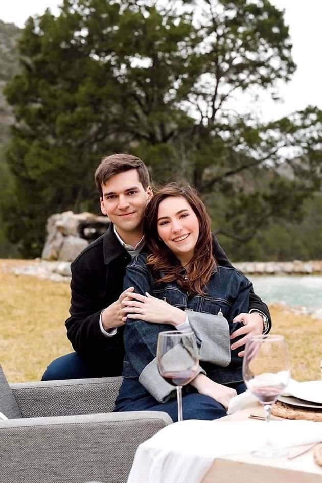 Francisco González Ballesteros Herrera e Isabella Bardawil Kalionchiz. ANILLO: Febrero del 2024. BODA: 22 de marzo del 2025