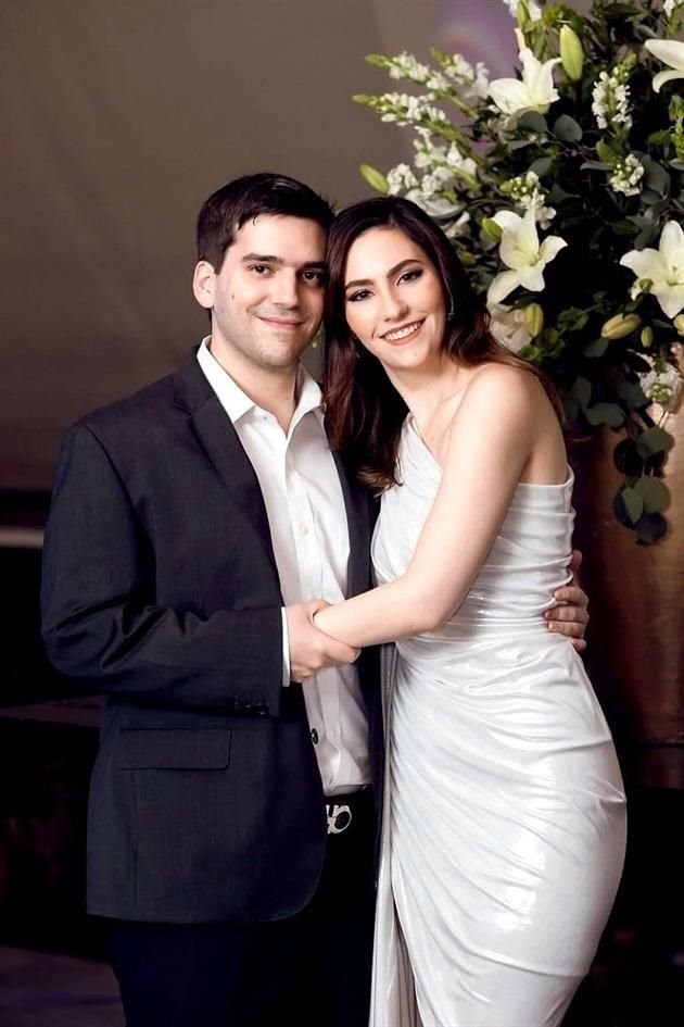 Francisco González Ballesteros Herrera e Isabella Bardawil Kalionchiz. ANILLO: Febrero del 2024. BODA: 22 de marzo del 2025