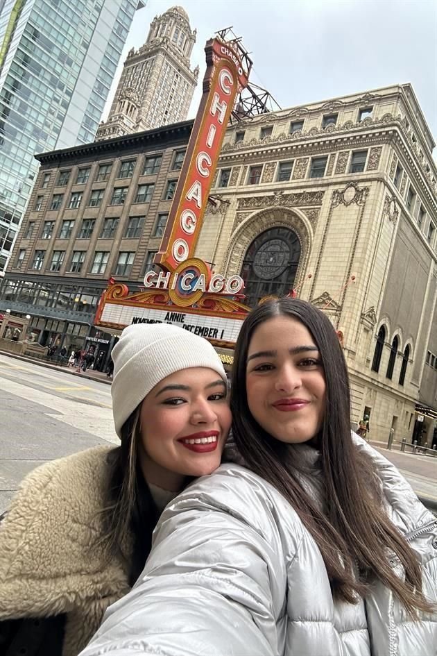 CHICAGO<br>Valeria González y Gaby González