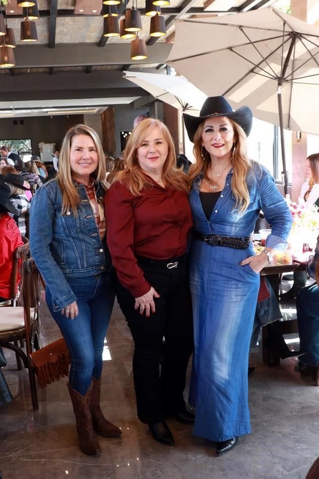 Rosy Moreno de Leal, Dalia Martínez y Lety Muñiz de Elizondo