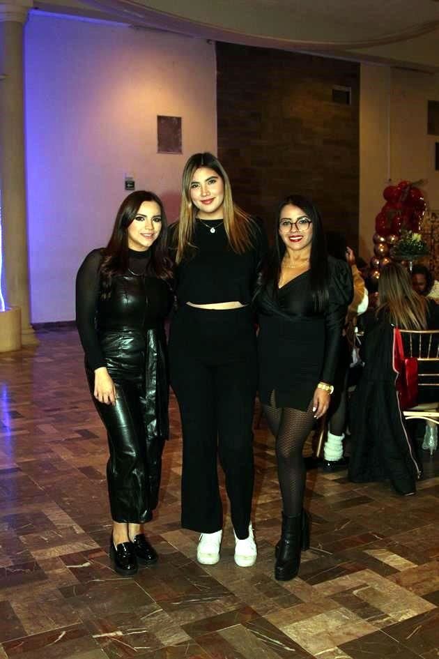 Johana, Ximena, Carolina Juárez