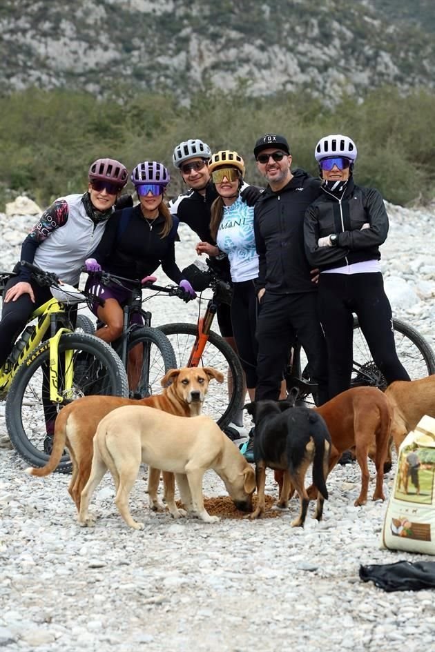 Yolanda Saro, Cecy Lozano, Becky Fernández Christian Ude, Basny Guzmán y Yoyo Iribarren