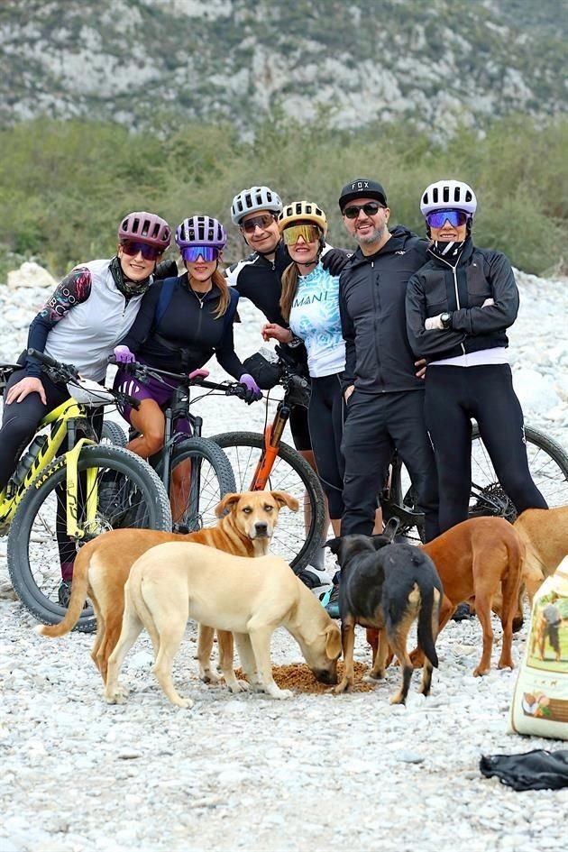 Yolanda Saro, Cecy Lozano, Becky Fernández, Christian Ude, Basny Guzmán y Yoyo Iribarren