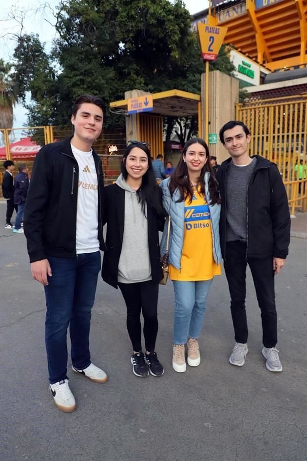 Gael Acevedo, Judy Medina, Daniela Martínez y Luis Berlanga