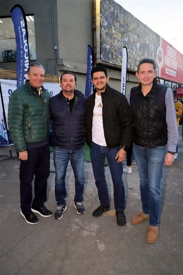 Jesús Garza, Chuy Garza, Mauricio Vélez y Lázaro Gallegos