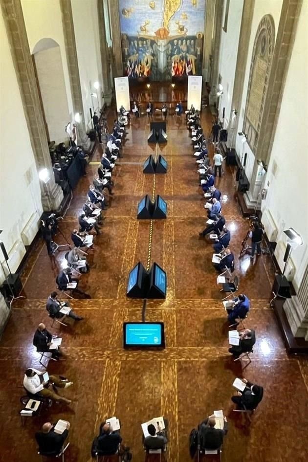 De acuerdo con el programa de la reunión, se discutirán por separado los lineamientos para Educación Básica, Media Superior y Superior.