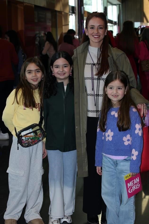 Bárbara Robles, Emilia Villarreal, Yarelia Elizondo y Julieta Villarreal