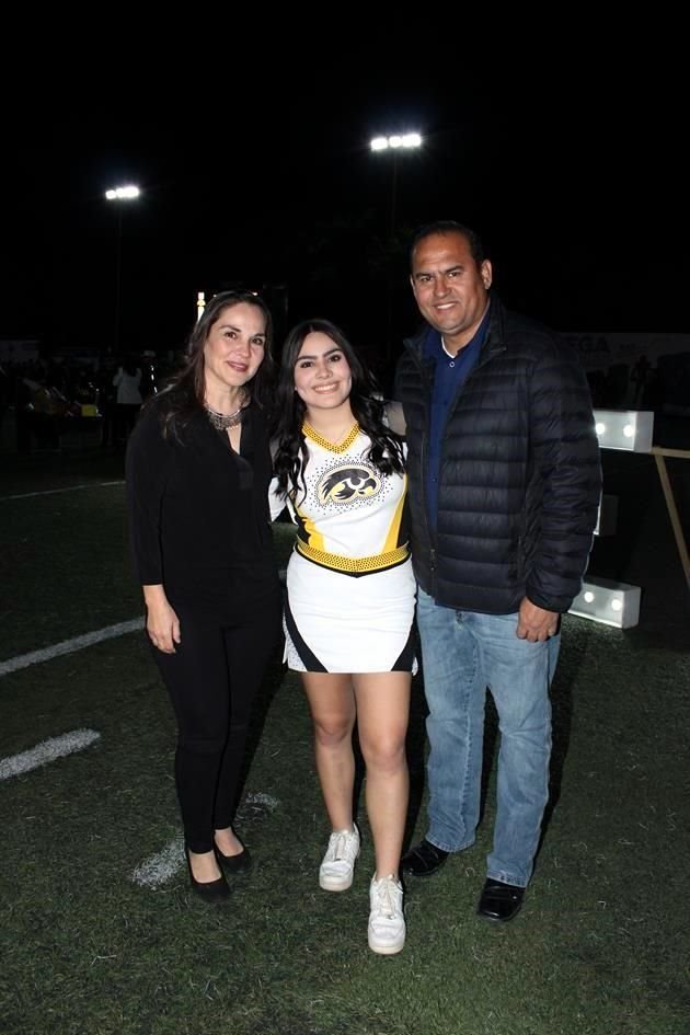 Paola Garza, Paola Velázquez y Sergio Velázquez