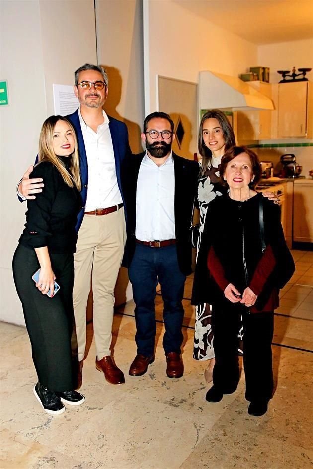 Leonor Cárdenas, Memo Oyervides, Mauricio Gattás, Catalina Zambrano y Gloria Elizondo