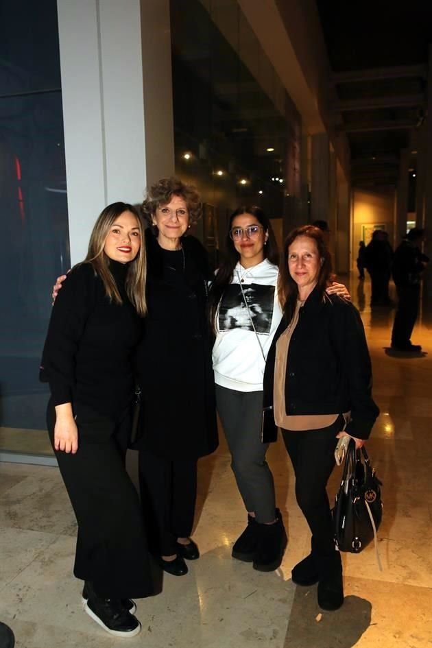 Leonor Cárdenas, Lourdes Dieck, Paulina Zapata y Alma Castillo