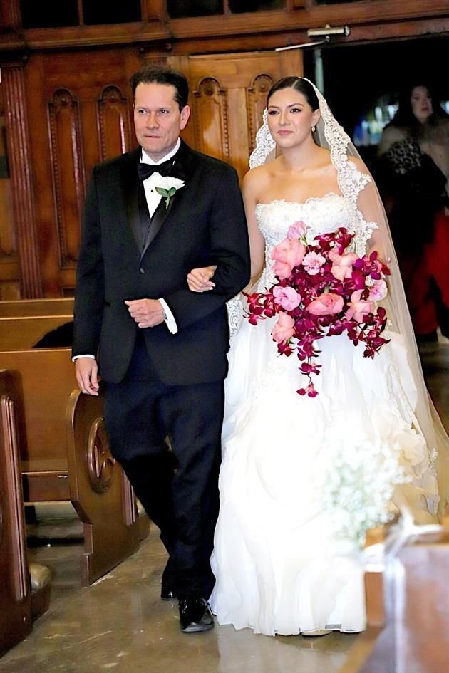 La novia con su papá, Juan Manuel Villarreal Guajardo