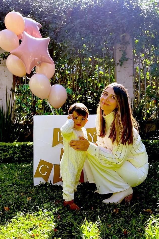 PAPÁS: Carolina Todd de Collado y José Antonio Collado. ES: Niña. MES EN EL QUE NACERÁ: Junio