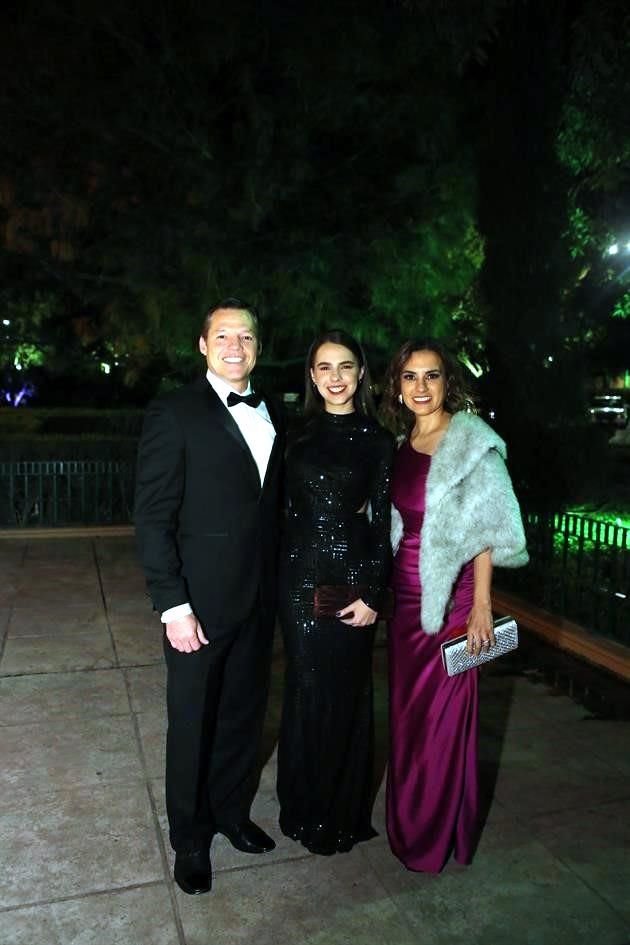 Óscar Silva, Andrea Silva y Thelma Gutiérrez