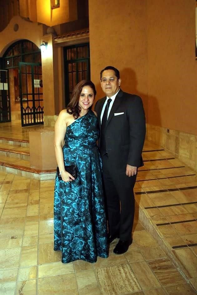 Claudia Cázares y Sergio Mendoza