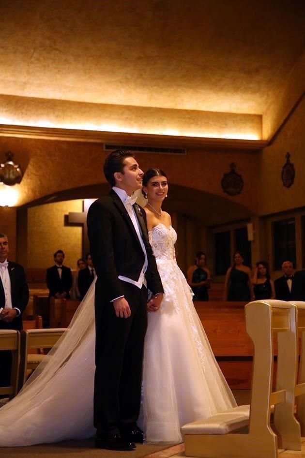Adrián Treviño Treviño y Celeste Martínez Ortiz