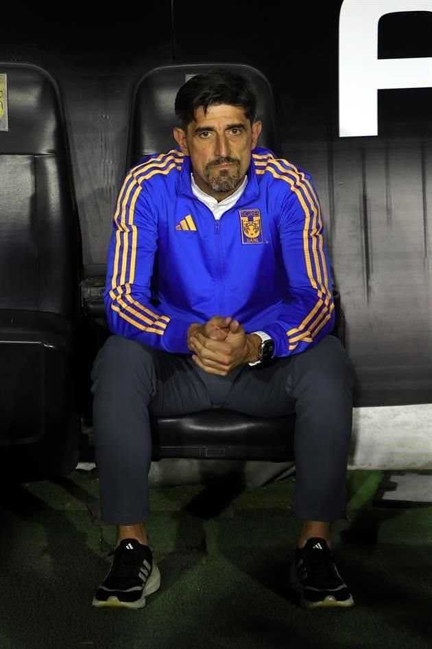 La ausencia de goles para Tigres en sus anteriores dos partidos, parecía no tener muy contento al técnico Veljko Paunovic.