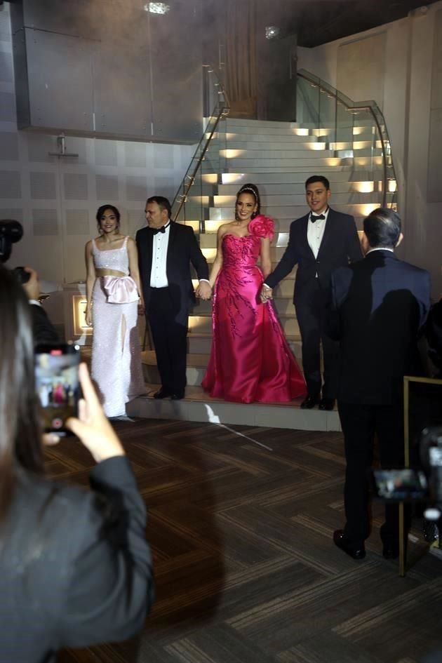 Melanie González, Jaime González, Malena Elizondo y Jaime González