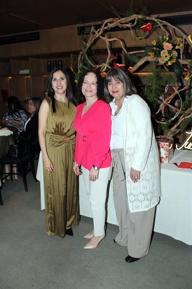 Regina Rodríguez, Graciela Villareal y Maricarmen de Lobeira