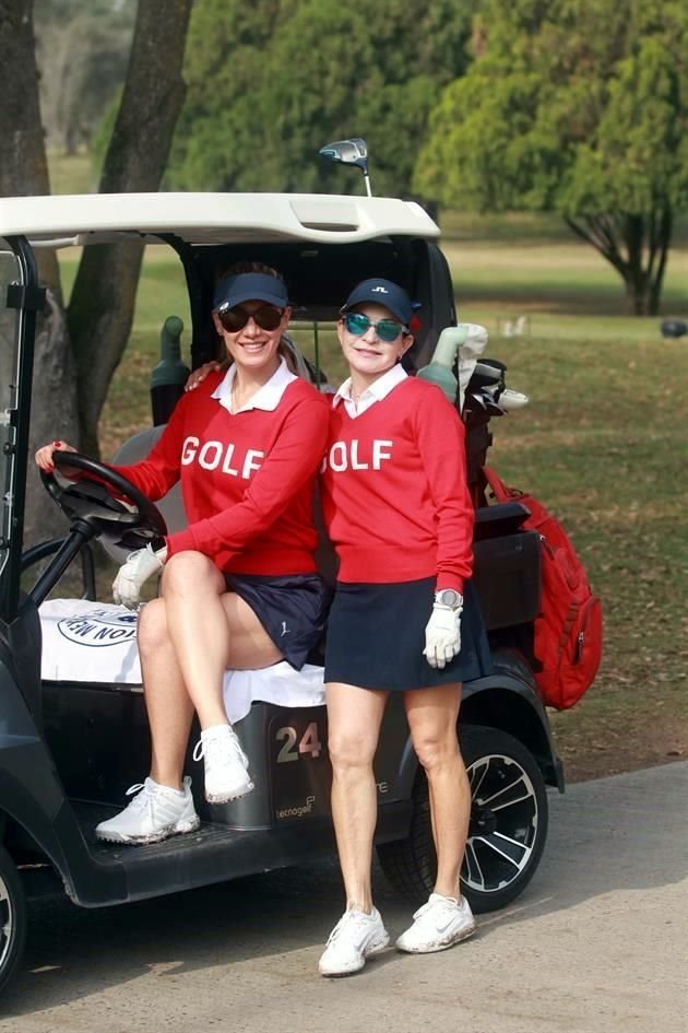 Maribel Villarreal de González y Josefina Escamilla de López