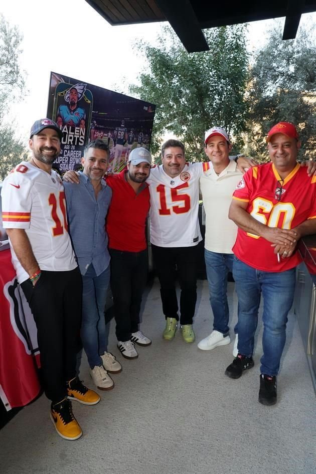 Fernando Delgado, Arturo Cantú, Charly Cantú, Eduardo Cantú. Erick Salzar y Donato Delgado