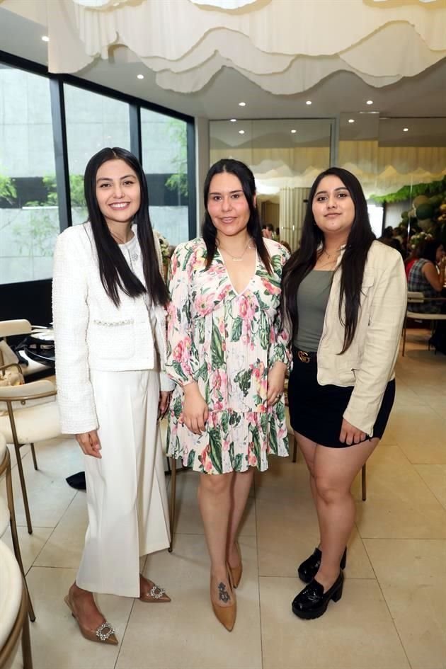 Mariel Núñez, Tania Perales y Anahí Acosta