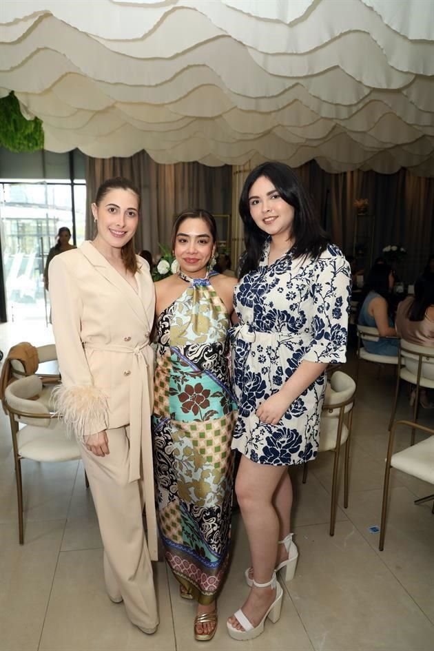 Karen Alvarado, Estefany Flores y Lucía Salas