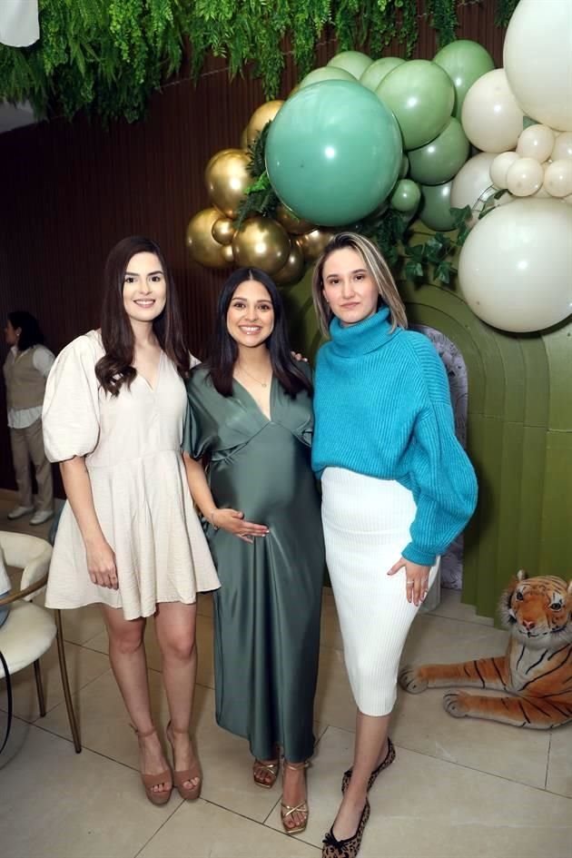 Debahí Ochoa, Fernanda Saldaña y Gisselle Flores