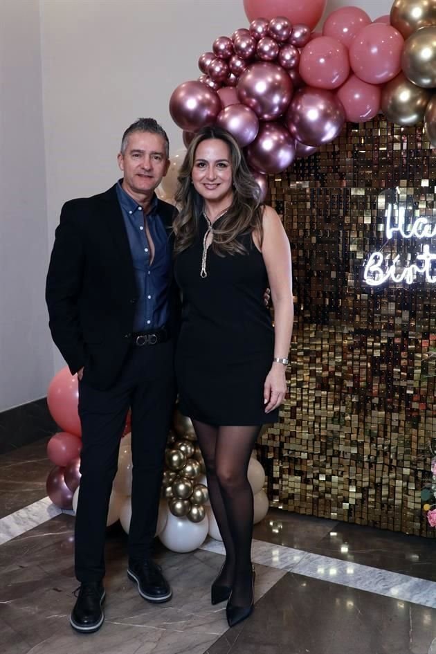 César Treviño Gámez y  Betty Ochoa de Treviño