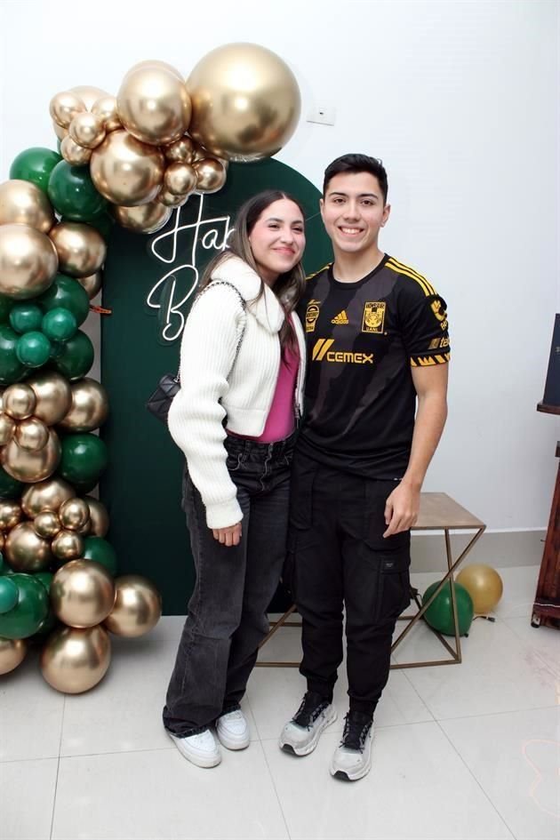 Mafer Flores y Mauricio Mendoza